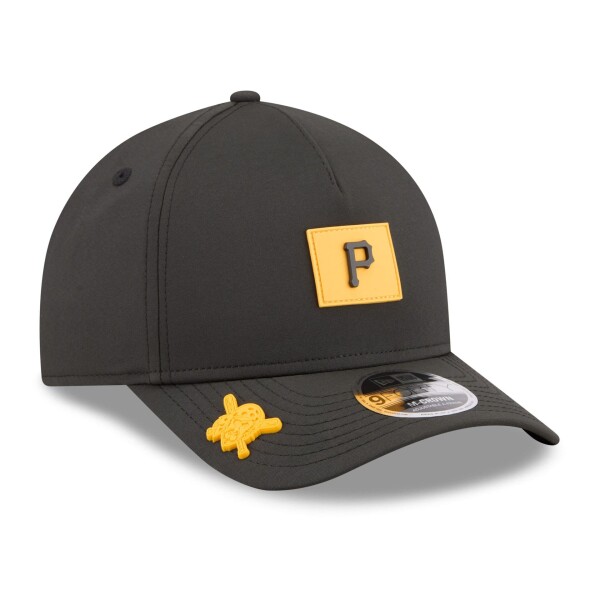 New Era Pánská kšiltovka Pittsburgh Pirates MLB 2026 Clubhouse 9FORTY M-Crown A-Frame Snapback