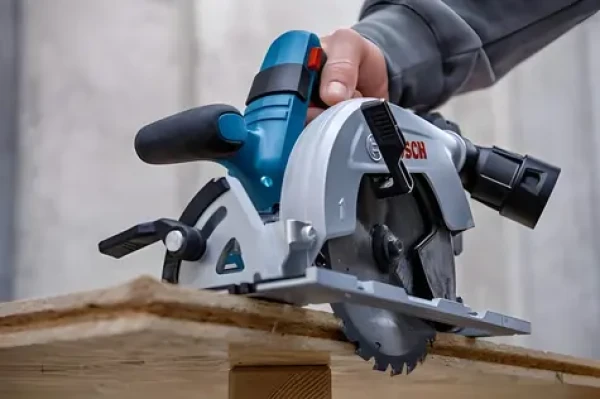 Bosch GKS 18V-57-2 Professional / Aku okružní pila / 18V / hloubka řezu 57 mm / bez aku a nabíječky (06016C1100)