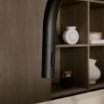 KLUDI - Aurea Dřezová baterie s výsuvnou sprškou, matná černá 558526675