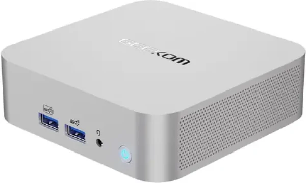 GEEKOM A8 stříbrná / AMD Ryzen 9 8945HS 4GHz / 32GB DDR5 / 1TB SSD / Radeon 780M / W11P (GMA8R98945HS-321T-EU)