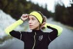 Compressport Thin On/Off Sportovní funkční světle modrá - Běžecká čelenka Compressport Headband On/Off - Flash Fluo Yellow/Black