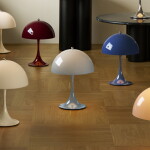 Louis Poulsen Přenosná lampa Panthella 250 Opal Pale Blue, modrá barva, plast