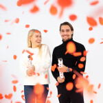 Vystřelovací konfety červené květy růží 60 cm Vystřelovací konfety červené květy růží 60 cm