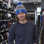 New Era Pánská zimní čepice St. Louis Blues NHL Pom Wordmark