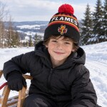 Outerstuff Dětská zimní čepice Calgary Flames NHL 3Rd Jersey Jacquard Cuff Pom
