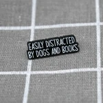 Pinarna.cz Easily distracted by dogs and books / Snadno se nechá rozptýlit psy a knihami