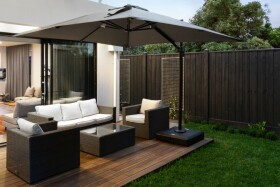 Stylový šedý slunečník MINI ROMA 2,5 × 2,5 m