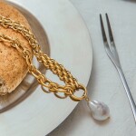 ELENYS Pearl Drop Chain – pozlacený náhrdelník 18K žluté zlato Délka: 45+5 cm / max. 50 cm