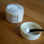 Humdakin Denní pleťový krém 50 ml, krémová barva, plast