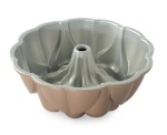 Nordic Ware Hliníková forma na bábovku Magnolie Karamel 2,4 l, béžová barva, kov