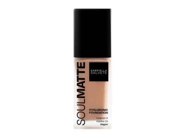 Gabriella Salvete make-up Soulmatte foundation 05