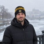 Fanatics Pánská zimní čepice Boston Bruins NHL Authentic Pro A/Cap Cuffed Beanie černá/žlutá