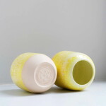 Studio Arhoj Stojánek na psací potřeby Banana Belle, žlutá barva, keramika