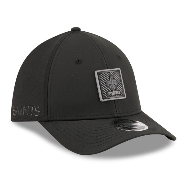 New Era Pánská kšiltovka New Orleans Saints NFL Black 2026 Training Camp 39THIRTY Flex Velikost: S/M