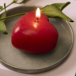Ib Laursen Svíčka Red Heart-Shaped, červená barva, vosk