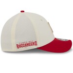 New Era Pánská kšiltovka Tampa Bay Buccaneers NFL 2026 Training Camp 39THIRTY Flex Rot Velikost: S/M