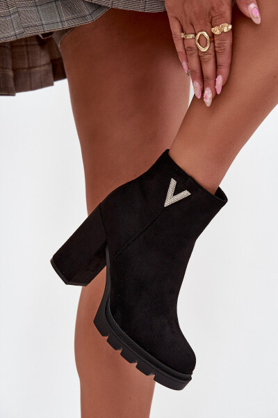 Dámské zimní boty na podpatku s ozdobným detailem černé Briella 41