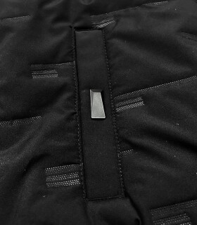 Černá pánská bunda refiéfním vzorem (5M3116-392) Barva: odcienie czerni, Velikost: