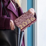 Busy B Týdenní diář Perfect Planner Burgundy Spatter 2026, červená barva, papír