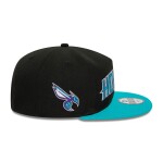New Era Pánská kšiltovka Charlotte Hornets NBA Arch Golfer Snapback Velikost: S/M