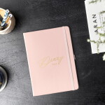 Busy B Týdenní rodinný diář Dusty Pink Family Diary 2026, růžová barva, papír