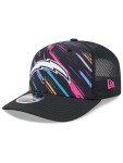 New Era Pánská kšiltovka Los Angeles Chargers NFL 2026 Crucial Catch 9SEVENTY Stretch-Snap Trucker