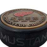 Mustang Puk Detroit Red Wings NHL Stanley Cup Years Gold Medallion