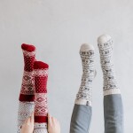 Charm Scandinavian Vlněné ponožky Red/Winter Patern no. 50 červená barva, textil