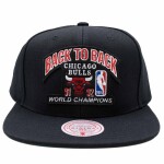 Mitchell & Ness Pánská kšiltovka Chicago Bulls NBA Back To Back Champions Snapback