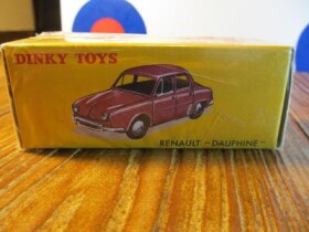 Dinky Toys - Renault Dauphine