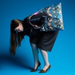 Skládací nákupní taška LOQI WILLIAM MORRIS The Strawberry Thief Neon Pink