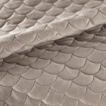 DumDekorace Béžový přehoz na postel s elegantním prošíváním Šířka: 220 cm | Délka: 240 cm Šířka: 220 cm | Délka: 240 cm