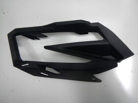 Zadní pravý plastový kryt světel na Can-Am Maverick X3