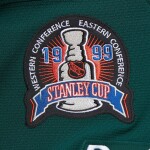 Mitchell & Ness Pánský dres Brett Hull Dallas Stars 1998 NHL Dark Alternate Jersey Velikost: L