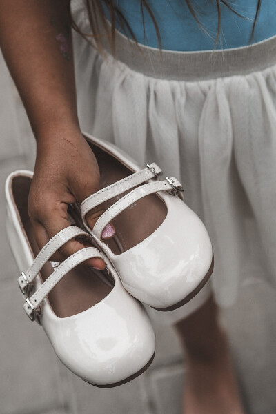 Lakové dětské baletky s proužky béžové Margenis 19