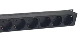 Equip 19" černá / Zásuvkový panel / 1U / 8x Schuko / vypínač / vidlice 90° / 16 A / hliník (333314)