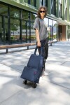 Nákupní taška na kolečkách Reisenthel Foldabletrolley Twist navy