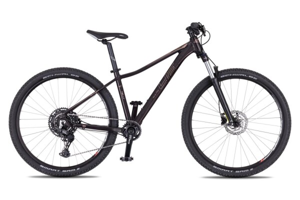 4EVER NELLY SPORT 27,5", rám 18" (M), model 2026, dark wine/rose - ZDARMA dopravné, odborná montáž, seřízení, pojištění a dárkový poukaz na nákup příslušenství! (Záruka nejlepší ceny. Nalezli jste někde lepší cenu? Napište nám a zkusíme ji trumfnout!...