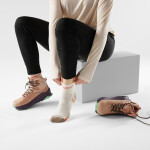 Dámské merino turistické ponožky SMARTWOOL Women's Hike Targeted Cushion Ankle Sock, Moonbeam velikost: 34-37 (S)