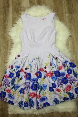 Dámské společenské šaty bez rukávů se model 15042960 sukní a páskem bílé Bílá / 40 krémová s květinovým vzorem 36 - BICOTONE
