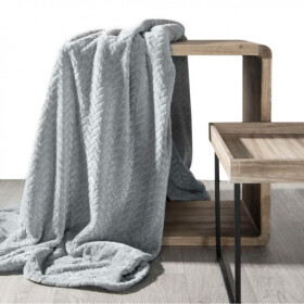 Jednobarevná jemná deka stříbrné barvy Šířka: cm Délka: cm