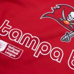 Nike Pánská mikina Tampa Bay Buccaneers NFL Peformance Therma-FIT Hoodie Velikost: 3XL