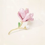 Brož ve tvaru magnólie se sladkovodní perlou Louise, Zlatá