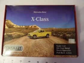 Kinsmart Mercedes-Benz X-Class 1:42