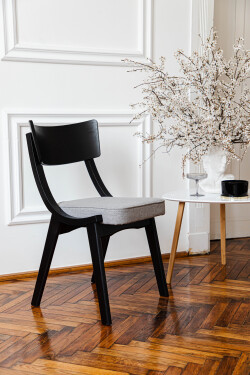 MURDIA trade s.r.o. Jídelní židle DIRAN čalouněná - černá (buk) MUR-DIRAN-BUK-CERNA