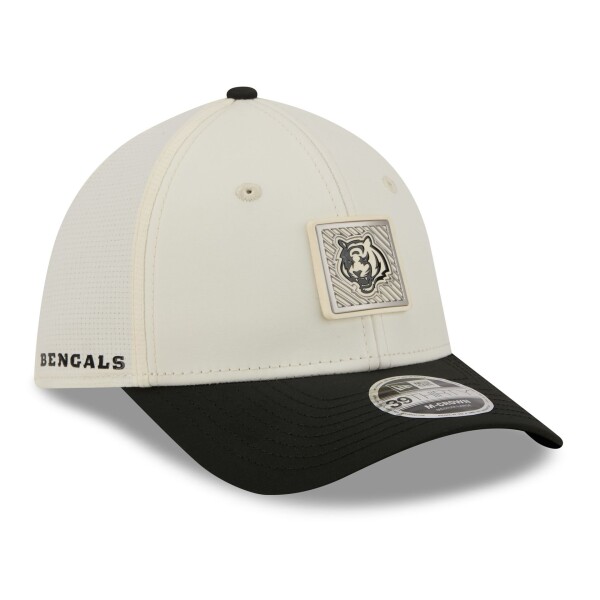 New Era Pánská kšiltovka Cincinnati Bengals NFL 2026 Training Camp 39THIRTY Flex Schwarz Velikost: M/L