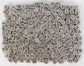 Korálky písmenka kostky 6mm, 30g - stříbrné