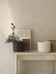 Ferm Living Obal na květináč Corduroy Off White, krémová barva, keramika