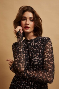 Midi šaty leopardím vzorem