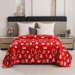 DumDekorace Vánoční přehoz, červený, s motivem vánočního pečiva Šířka: 220 cm | Délka: 240 cm